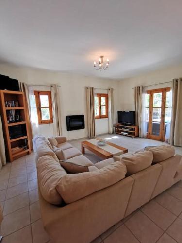 Unique Stonehouse Traditional Villa in Ayia Anna in Agia Anna
