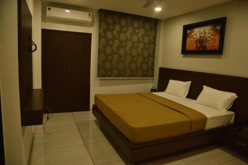 Hotel VR Inn - Statue of Unity