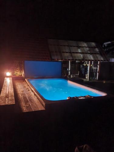Gite à la ferme Ty Coz - Piscine chauffée cottage Ploumilliau