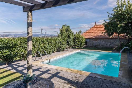 Pequena Casa rústica com piscina gîte à louer Castelões de Cepeda