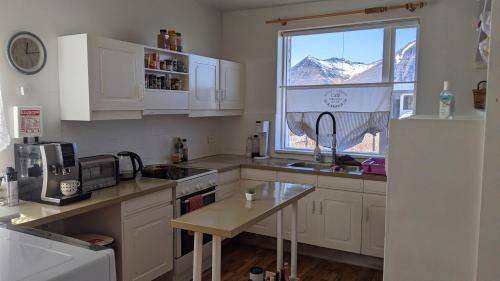 virtuve, Flateyri guesthouse in Flateyri