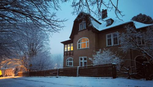 Marcówka M4 - duży apartament w historycznej willi z ogrodem, Szklarska Poręba (Foto 9)