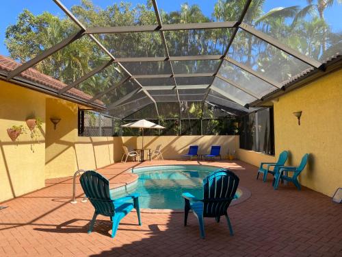 B&B Marco Island - Paradise Found - Private Oasis with Heated Pool on Marco Island - Bed and Breakfast Marco Island