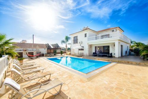Amani Villa, Protaras