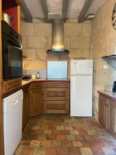 L’escale Troglo au bord de la Loire in Souzay-Champigny