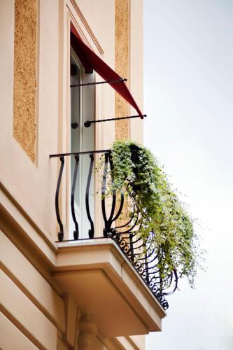 The Corner Townhouse - image 5