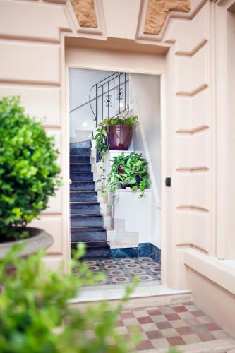 The Corner Townhouse - image 4