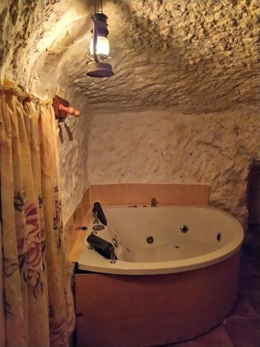  Casa Rural con Jacuzzi Paraíso del Júcar in Alcalá del Júcar