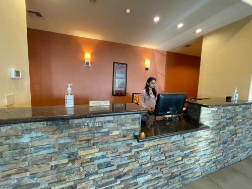 Előcsarnok, Sunbridge Inn & Suite Extended Stay in Jourdanton (TX)