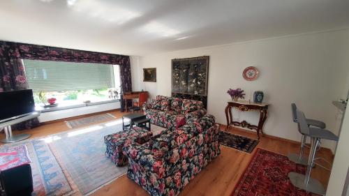 Ferienwohnung Wilhelmshoher Weg 760m von Harleshausen entfernt
