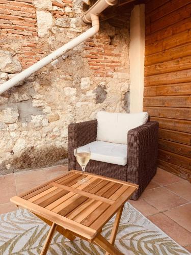 Maison cosy cœur de bastide+ cour + vue sur toits in Eymet