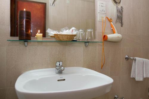 Single Room image 4