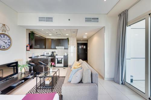 Sea View Studio 10min from beach Royal Oceanic, Dubaj (fotografie 9)