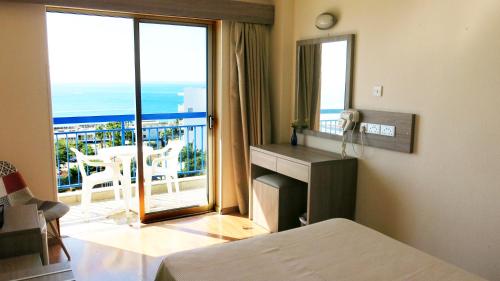 Marina Hotel