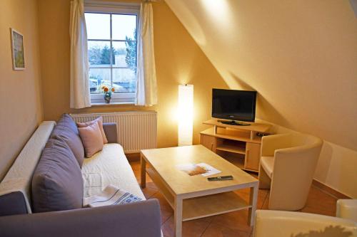 2 bedrooms, 3 beds