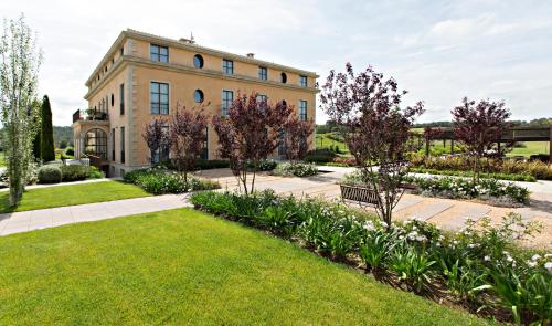 329433539 Casa Anamaria Hotel