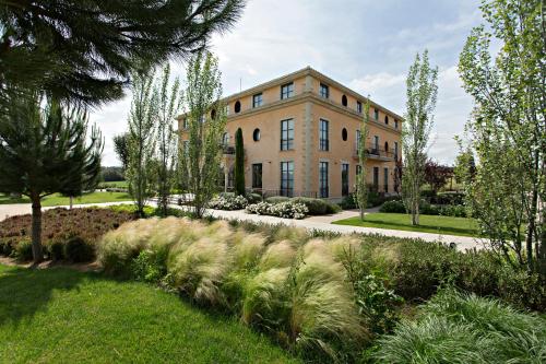329433546 Casa Anamaria Hotel