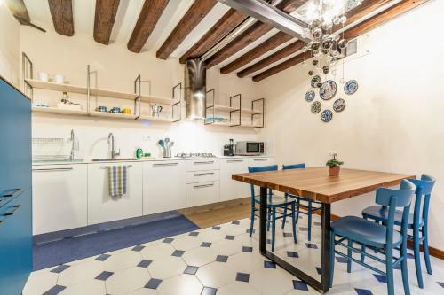Three-Bedroom Apartment image 4