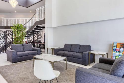 The Buena Park Hotel & Suites in Buena Park, USA