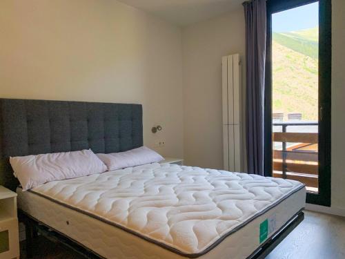 Equilibrio. Esqui y naturaleza en apartamento moderno.