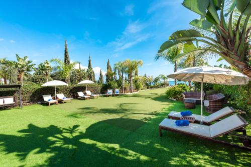 Sea Front Oceanus H2 by Ezoria Villas in Sotira