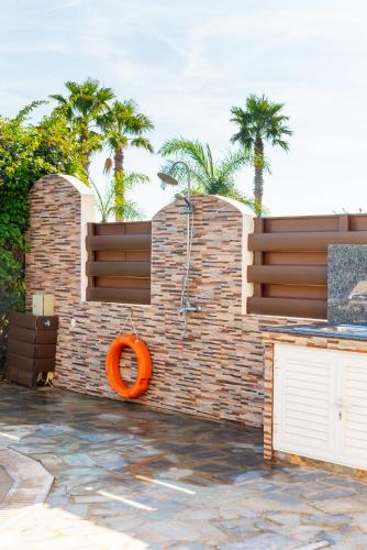 Sea Front Oceanus H2 by Ezoria Villas in Sotira