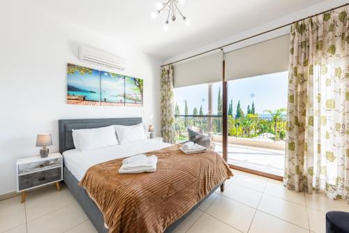 Sea Front Oceanus H2 by Ezoria Villas in Sotira