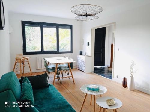 Agréable Maison de Ville avec Terrasse au calme gîte à louer Condom