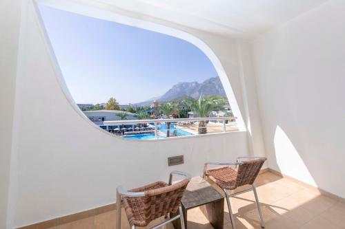 2 bedrooms, 4 beds