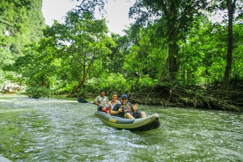 Khao Sok River Lodge Hotel