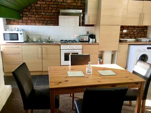 Preston Stanley 3 Bed Top Floor