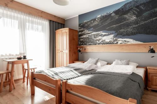 Double or Twin Room with Mountain View