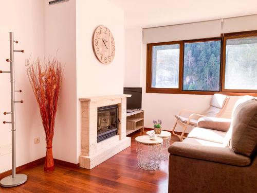 Skats, Barthe Holidays I Apartamento moderno 5PAX en Arinsal I Ideal para familias, Parking I Coma Pedrosa in Mas de Ribafeta