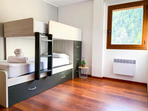 Barthe Holidays I Apartamento moderno 5PAX en Arinsal I Ideal para familias, Parking I Coma Pedrosa in Mas de Ribafeta