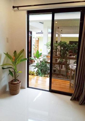 Hutch Lodging House Hutch Lodging House