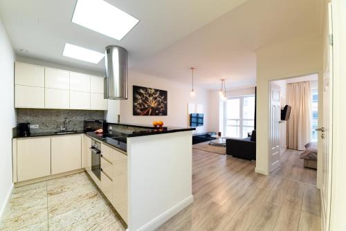 Platinum Towers Central Apartments - image 4