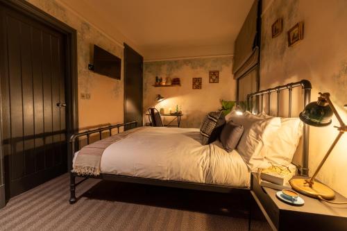 The Wolfpack Inn – London