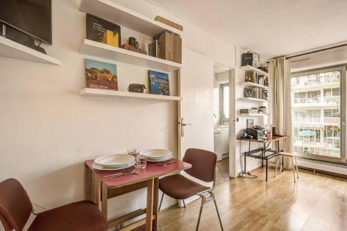 Beautiful Big Studio Apartment in Paris Rue Saint - image 10