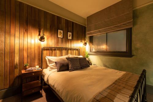 The Wolfpack Inn – London