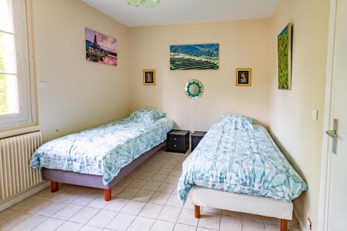 Apakabar Homestay, Gîte 6 personnes, proche gare Melun, parking privé