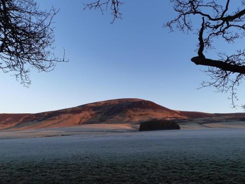 The Granary at Tinto Retreats, Biggar is a gorgeous 3 bedroom Stone cottage