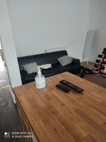 Cheerful 3 bedroom residential home with free parking