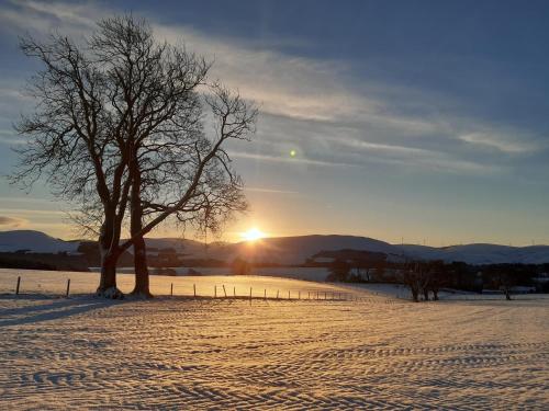 ทัศนียภาพ, The Granary at Tinto Retreats, Biggar is a gorgeous 3 bedroom Stone cottage in บิกเกอร์