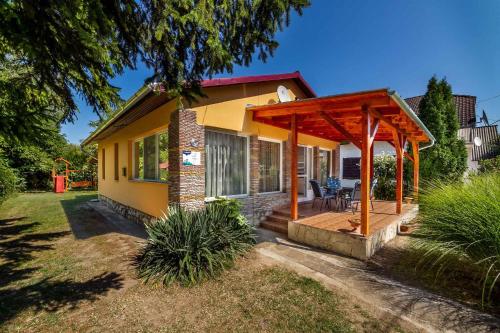 Holiday home in Balatonkeresztur 19529