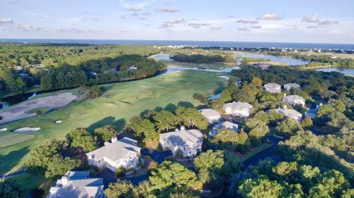 Fairway Oaks by Peace Vacations