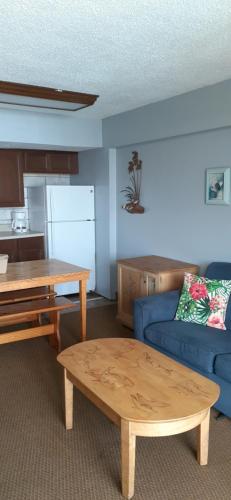 One-Bedroom Suite - Ocean Front  image 5