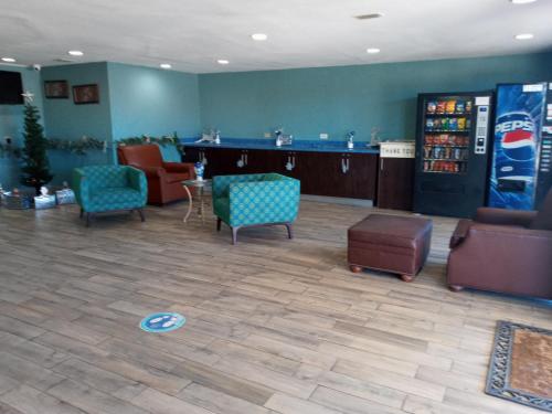 Travel Inn Winter Haven - 로비