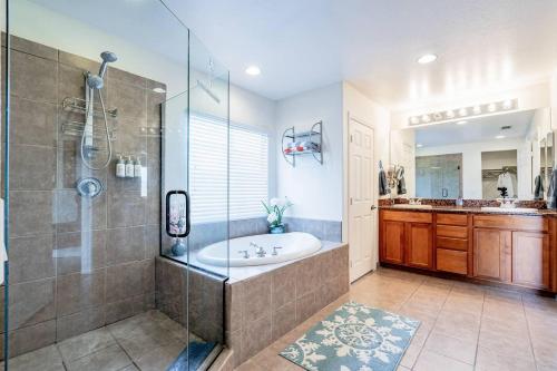 Mineral Water Pool and Hottub Game Room BBQ and More