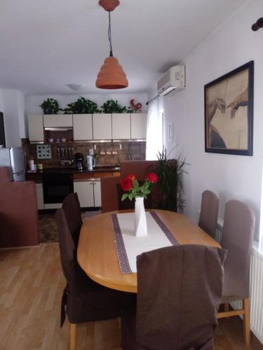 Sunrise Home in 馬里博爾