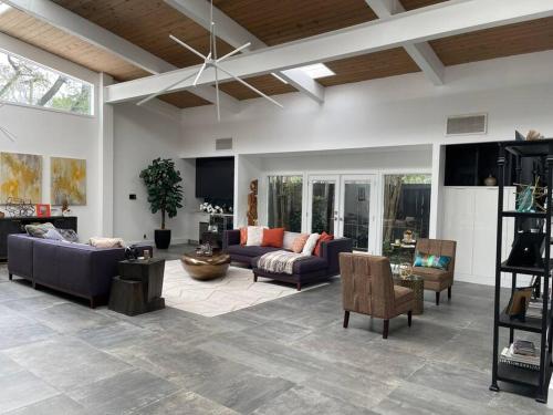 Modern home steps away from cultural district